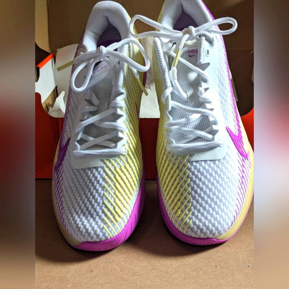 NWOT Nike Zoom VAPOR 11 HC white/citron